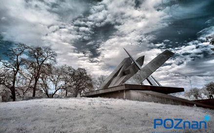 Pomnik zbudowany ku czci bohaterów Armii „Poznań”. Odsłonięty został w Poznaniu 1 września 1982 roku