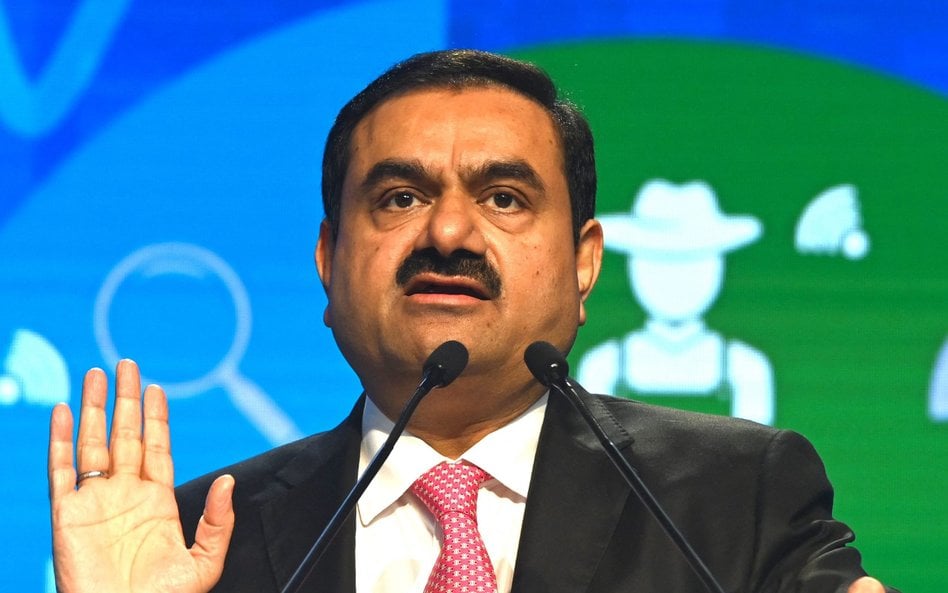 Gautam Adani, założyciel Adani Group, w 2022 r. przez pewien czas miał majątek większy niż Jeff Bezo