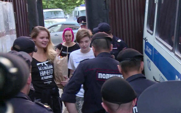 Rosja: Członkinie Pussy Riot na wolności. Zatrzymane przez policję po 5 sekundach