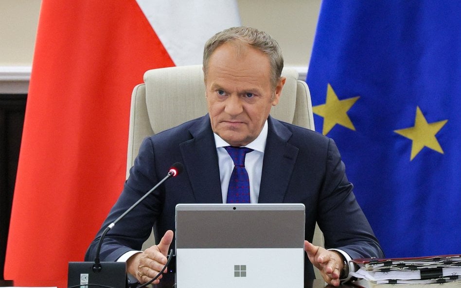 Premier Donald Tusk podczas posiedzenia rządu w KPRM w Warszawie