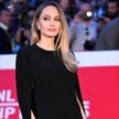 Angelina Jolie adoptowała troje dzieci, zanim związała się Bradem Pittem.