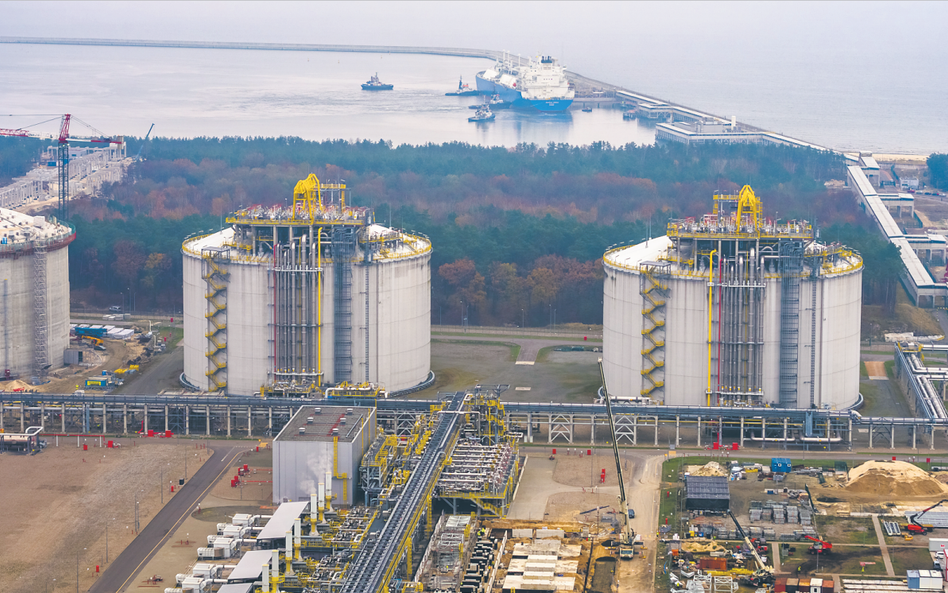 Terminal LNG w Świnoujściu umożliwia sprowadzanie surowca drogą morską nawet z odległych kierunków, 
