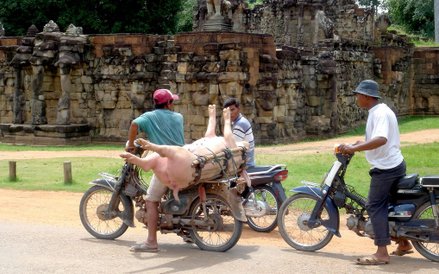 Miejscowi wieśniacy w Angkor Thom