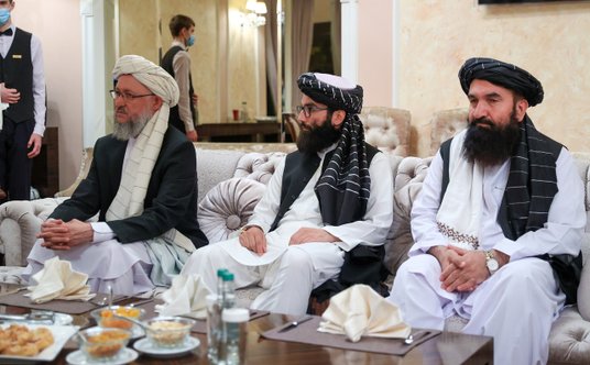 Przedstawiciele talibów podczas rozmów w Moskwie.