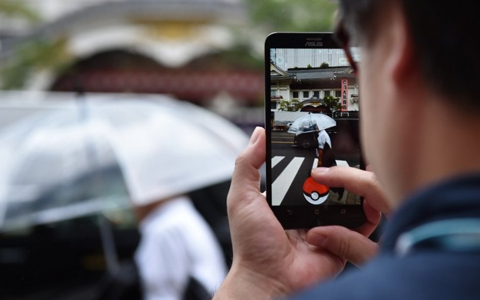 Szwajcarski Urząd ds. Lotnictwa Cywilnego apeluje o to, by nie łapać pokemonów w czasie lotu