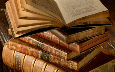 Nowoczesna technika umożliwia odczytywanie pergaminowych ksiąg bez niszczenia ich.