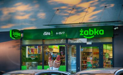 Zakaz sprzedaży alkoholu po godz. 22 obejmie wszystkie sklepy w Warszawie
