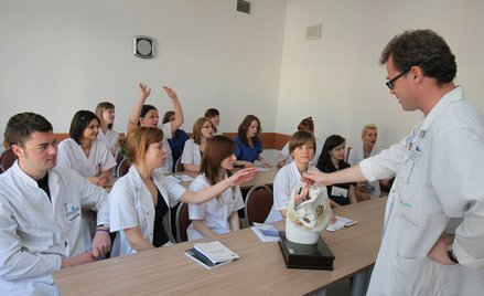 Coraz więcej chętnych na studiowanie medycyny