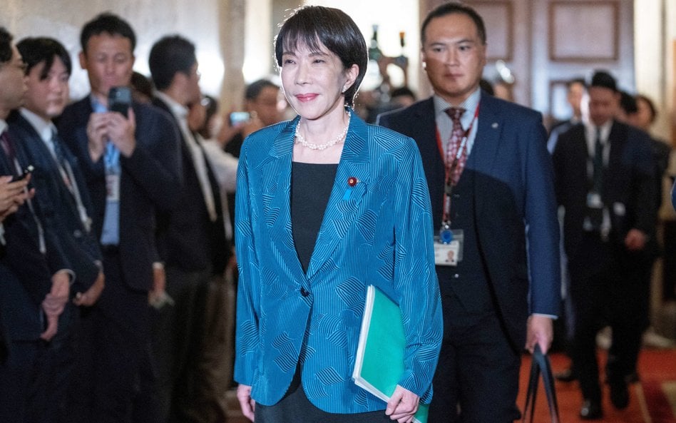 Sanae Takaichi (ur. 1961 r.) jest pierwszą kobietą-premierem Japonii. W parlamencie zasiadła po raz 