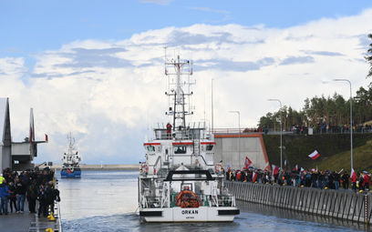 Jednostka straży granicznej Kaper 2 i Orkan SAR-u jako jedne z pierwszych wpływają na Zatokę Gdańską