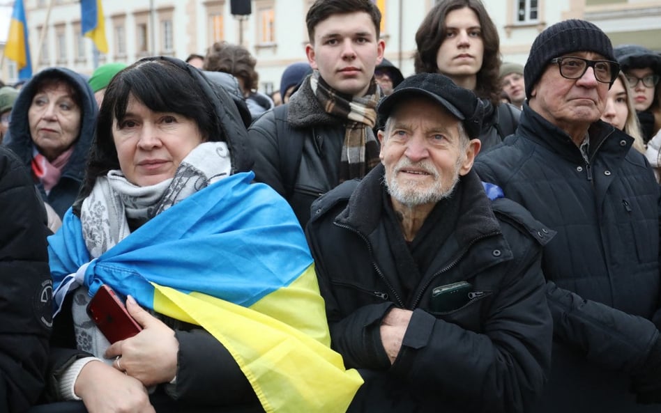 Popierają wojnę, polecą na igrzyska. Ukraińcy protestują