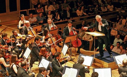 Obecnym szefem artystycznym jest Francuz Yan Pascal Tortelier