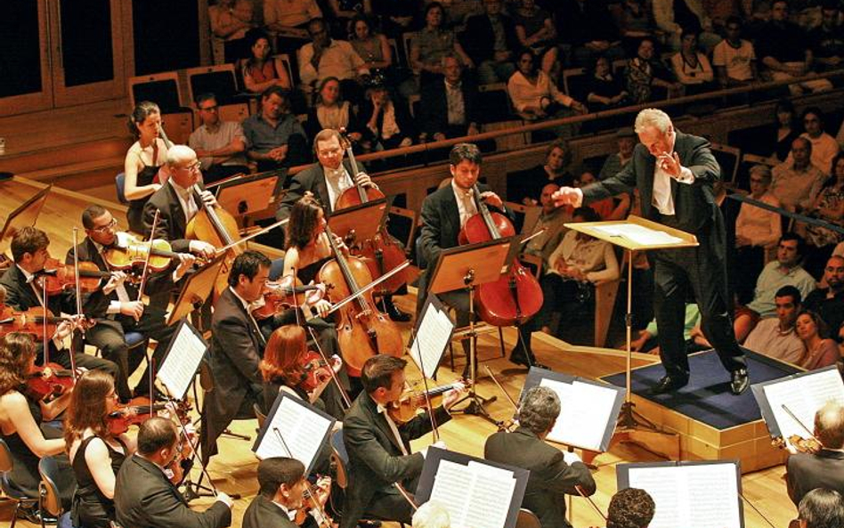 Obecnym szefem artystycznym jest Francuz Yan Pascal Tortelier