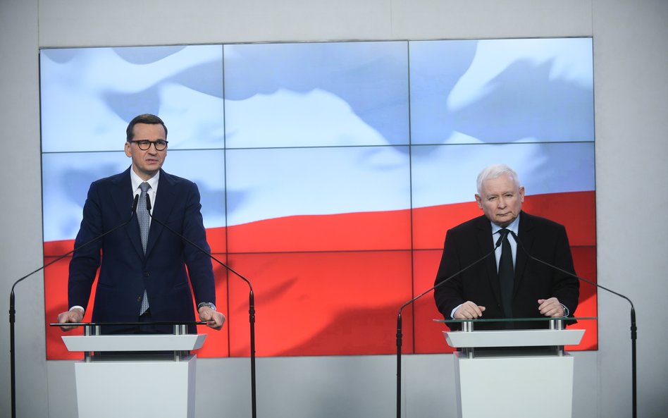 Prezes PiS Jarosław Kaczyński i premier Mateusz Morawiecki na wspólnej konferencji prasowej