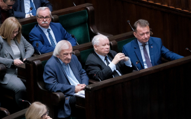 Politycy PiS, od lewej: wicemarszałek Sejmu Ryszard Terlecki, prezes PiS Jarosław Kaczyński i wicepr