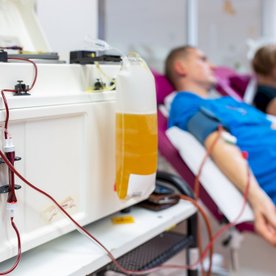 Oddanie krwi trwa kilkanaście minut, a może komuś podarować całe życie