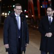 Premier Mateusz Morawiecki (L) i prezes zarządu PKN ORLEN Daniel Obajtek (P)