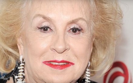 DORIS ROBERTS (4 LISTOPADA 1925 R. – 17 KWIETNIA 2016 R.) Pięciokrotna zdobywczyni Nagrody Emmy. Naj