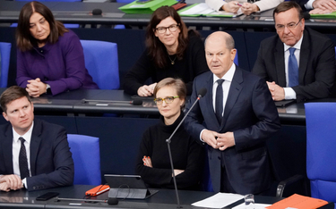 Kanclerz Olaf Scholz ogłosił w Bundestagu decyzję o wysłaniu czołgów na Ukrainę