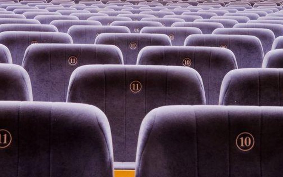 Adwokat o reklamach przed projekcjami filmów w kinach