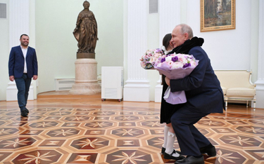 Władimir Putin miesiącami utrzymywał kontakt tylko z najbliższym otoczeniem. Po buncie Jewgienija Pr