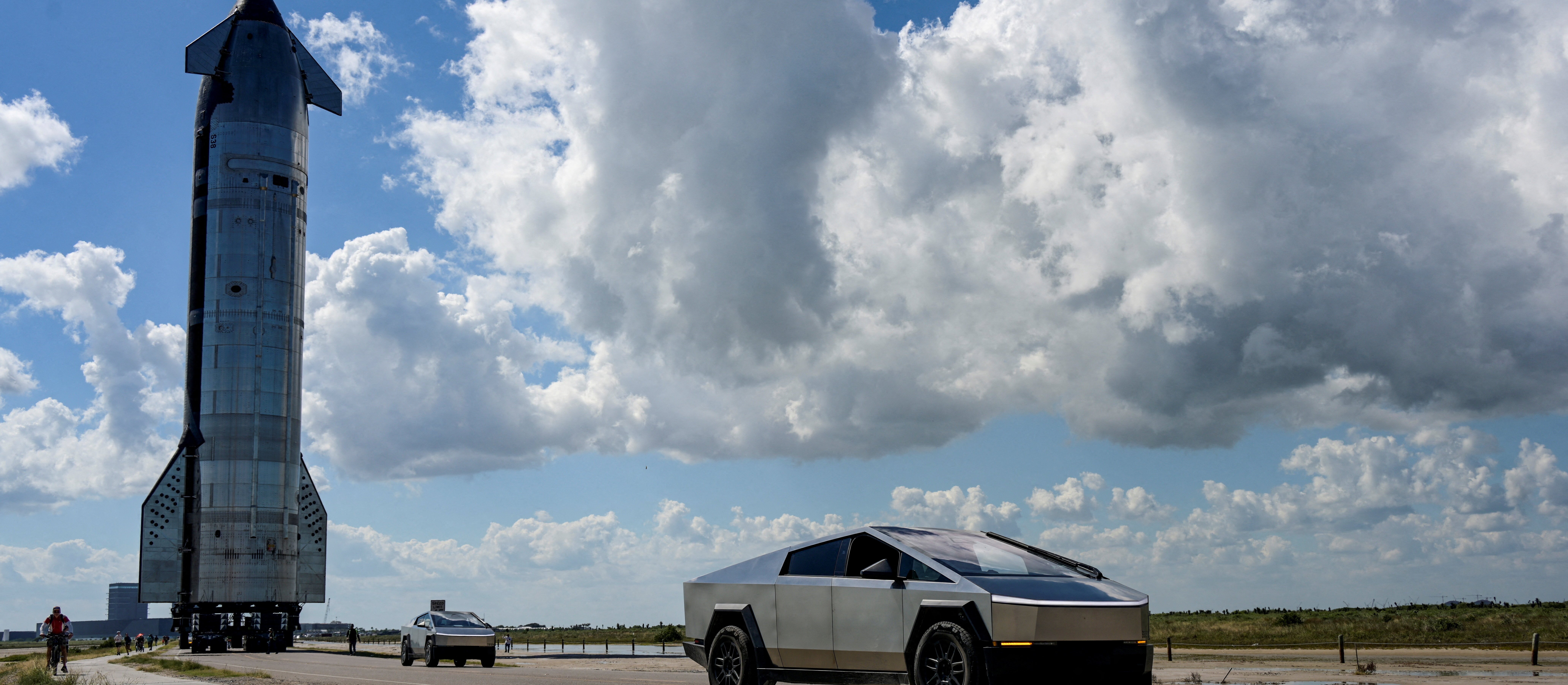 Musk chce fuzji Tesli i SpaceX. Dwa giganty powołały specjalne komitety