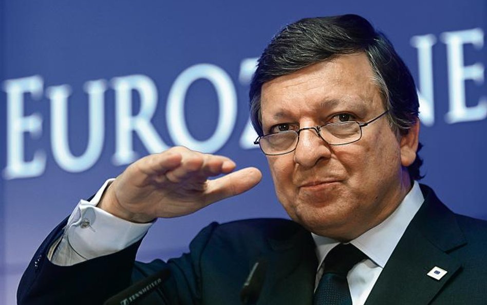 Jose Manuel Barroso przypomniał, że sektor finansowy uzyskał pomoc i gwarancje w wysokości 4,6 bln e