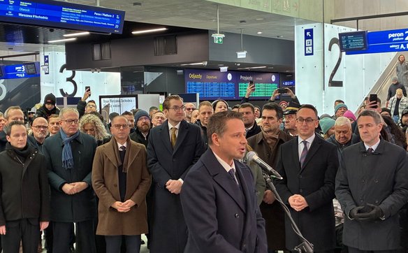 Prezydent Warszawy zapewnia, że w przyszłym roku do użytku zostanie podziemny przystanek tramwajowy 