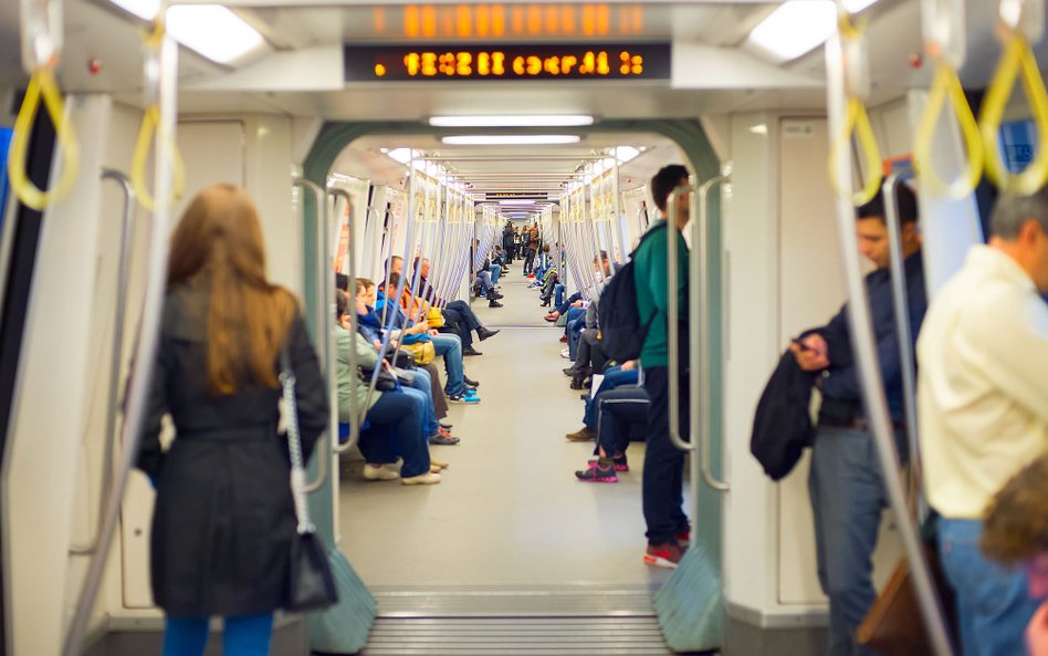 Będą kary za pozostawienie bagażu w metrze i nie tylko