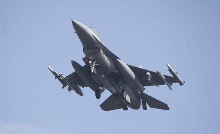 Rutte: W rozmowach o F-16 dla Ukrainy nie ma tabu