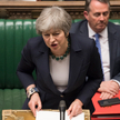 Premier Theresa May prawie codziennie w Izbie Gmin. Na zdjęciu: po kolejnym przegranym głosowaniu 13