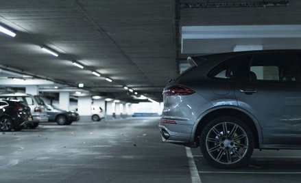 Auta, nawet te luksusowe, są często kradzione, by je rozmontować i sprzedać na części