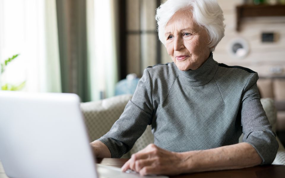 Internetowe konta dla seniorów. Jak wybrać?