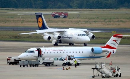 Linie lotnicze zaciskają pasa