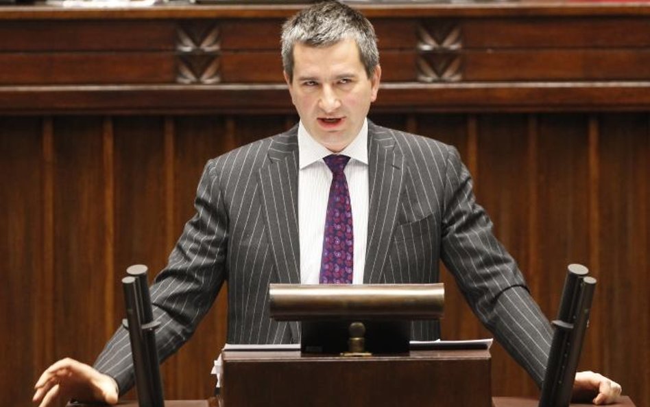 Minister Szczurek krytycznie o pomyśle szefa KNF