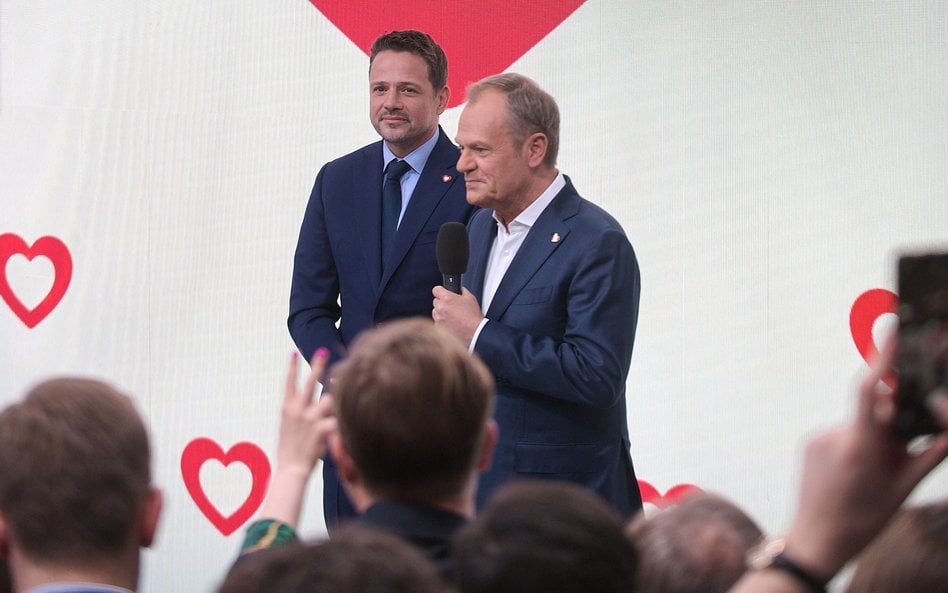 Prezydent Warszawy Rafał Trzaskowski i premier RP, przewodniczący Platformy Obywatelskiej Donald Tus