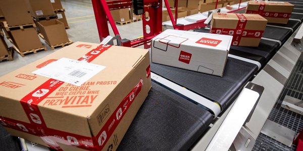 Курьер не доставит посылку из Орлена в польскую почту. Компании прекращают переговоры