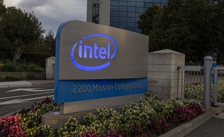 Intel w końcu zawiesza działalność w Rosji