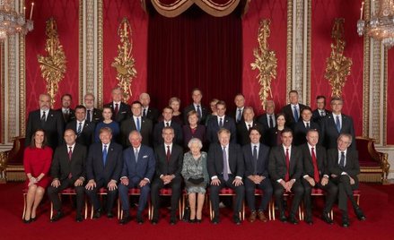 We wtorek wieczorem królowa Elżbieta II przyjęła w pałacu Buckingham przywódców sojuszu
