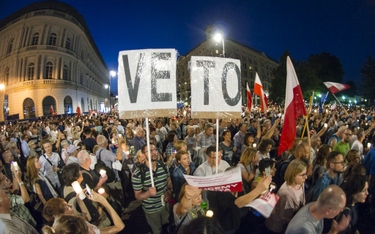 Marek Jakubiak: Wyprowadzili ludzi na ulice, by obalić rząd