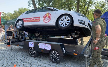 Służby przywiozły na miejsce także specjalistyczny sprzęt