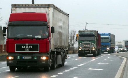 Trasa nr 8 jest często wybierana przez kierowców tirów wybierających się na Śląsk