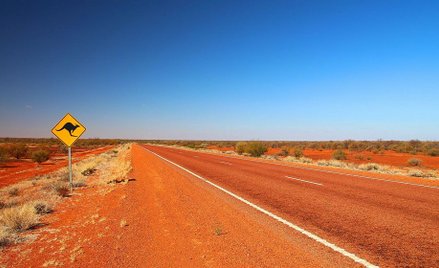 Australia: Turyści ocaleni po dwóch tygodniach na bezdrożach. Przeżyli dzięki wódce i herbatnikom