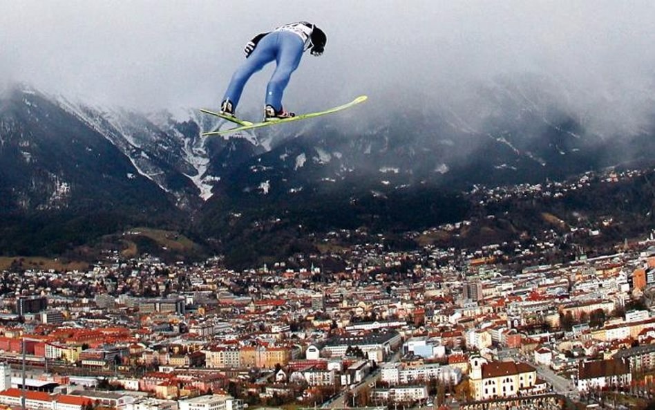 Lot nad Innsbruckiem. Pierwszy konkurs turnieju w środę w Oberstdorfie
