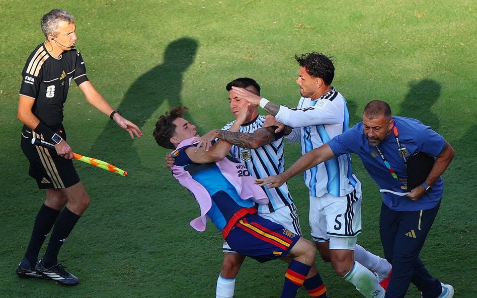 Awantura po finale mundialu. Argentyna bez honoru, sędzia Slavko Vincić stracił kontrolę