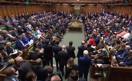 Liberalni Demokraci nie ufają Johnsonowi. Nie chcą czekać do 19 października