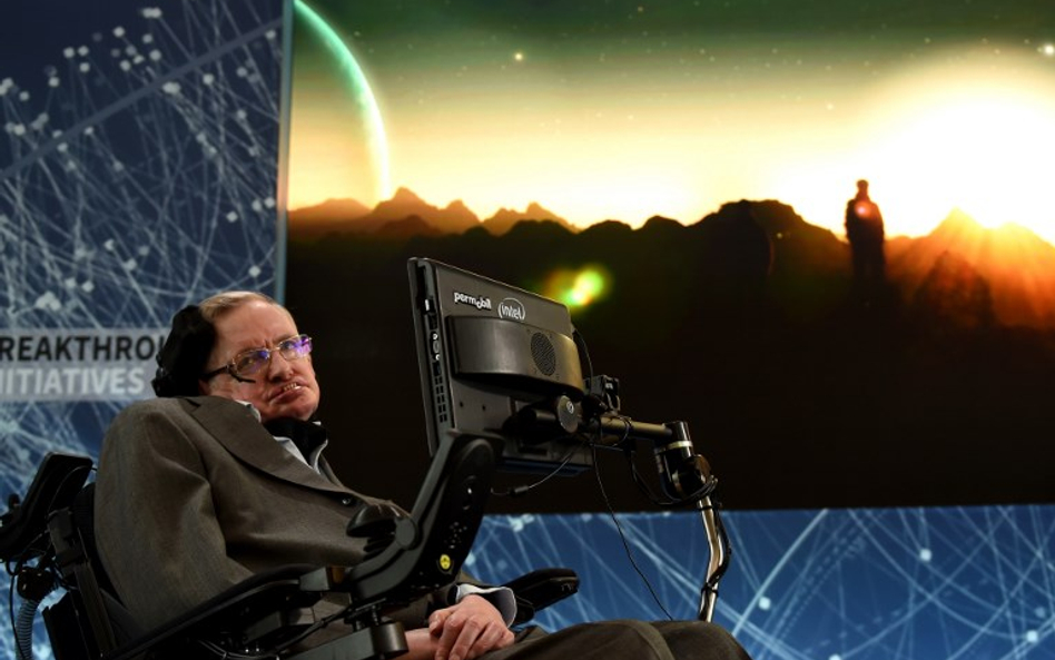 Hawking spocznie między Darwinem i Newtonem