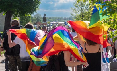 Znane marki tracą klientów LGBTQ+ przez odwrót od inkluzywności