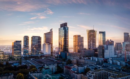 Zyski z najmu nieruchomości komercyjnych w Polsce płyną na konta zagranicznych inwestorów. Czy REIT-