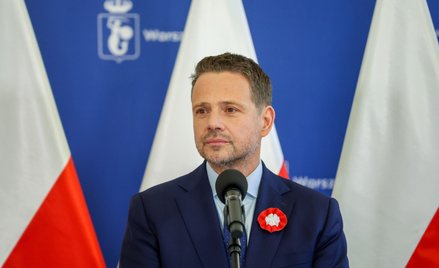 Prezydent Warszawy Rafał Trzaskowski na briefingu prasowym w stołecznym Ratuszu.